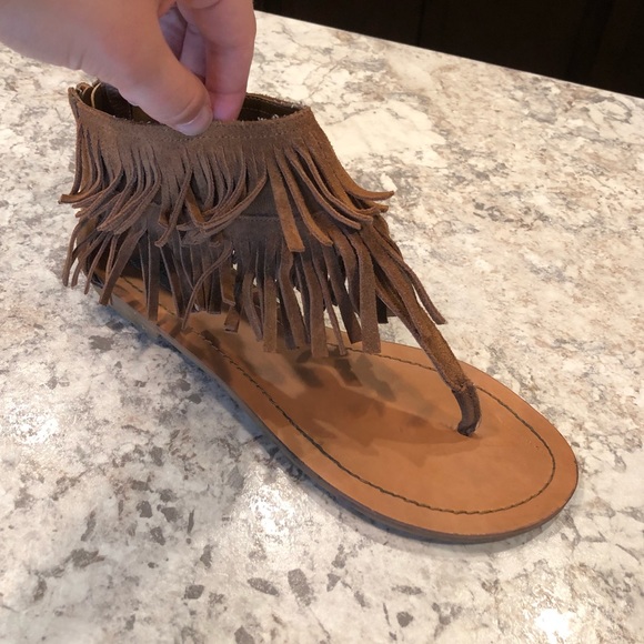 Steve Madden Shoes - Fun Steve Madden brown suede fringe sandals